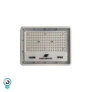 پرژکتور 100 وات smd لنز دار سری mz آرام الکتریک پرژکتور 100 وات smd لنز دار  آرام الکتریک دارای بدنه محکم از جنس فلز آلومینیوم است. این پرژکتور دارای لنز میباشد که پرتاب نوری ببش تر نسبت به نمونه های مشابه دارد. در برابر سرما و گرما مقاومت زیادی دارد. شکل این پرژکتور 100 وات ال ای دی مستطیل بوده که علاوه برآن ، در هر دمایی هیچ آسیبی به رنگ بدنه نمی رسد. ظاهر زیبای این محصول به جذابیت آن افزوده است. لامپ هایی که دراین پروژکتور LED استفاده شده از ال ای دی های پر نوری ، با اندازه کوچک است که این ال ای دی ها با نظم زیبایی کنارهم چیده شده و تولید نور می کنند. پایه این پرژکتور  آرام الکتریک در حال نصب دچار خراشیدگی نمی شود. طول عمر این پروژکتور 25000 ساعت بوده و زاویه نوردهی آن 120 درجه است. امروزه بیشترین توجه مصرف کنندگان خانگی و صنعتی به نوردهی و عمر بالای محصول و مصرف پایین آن است. درباره دریا لامپ شرکت آرام. الکتریک با اتکا به دانش و تخصص علمی کاربردی مدیران ارشد خود در حوزه الکترونیک، مدیریت اجرایی (MBA) و مکانیک با توجه به سیاست­ های اقتصادی کشو.ر در سال 1397 مبنی بر تولید داخلی تصمیم به احداث و راه­ اندازی خط تولید محصولات روشنایی. در کارخانه­ ای واقع در شهرک صنعتی خرمدشت نمود.
